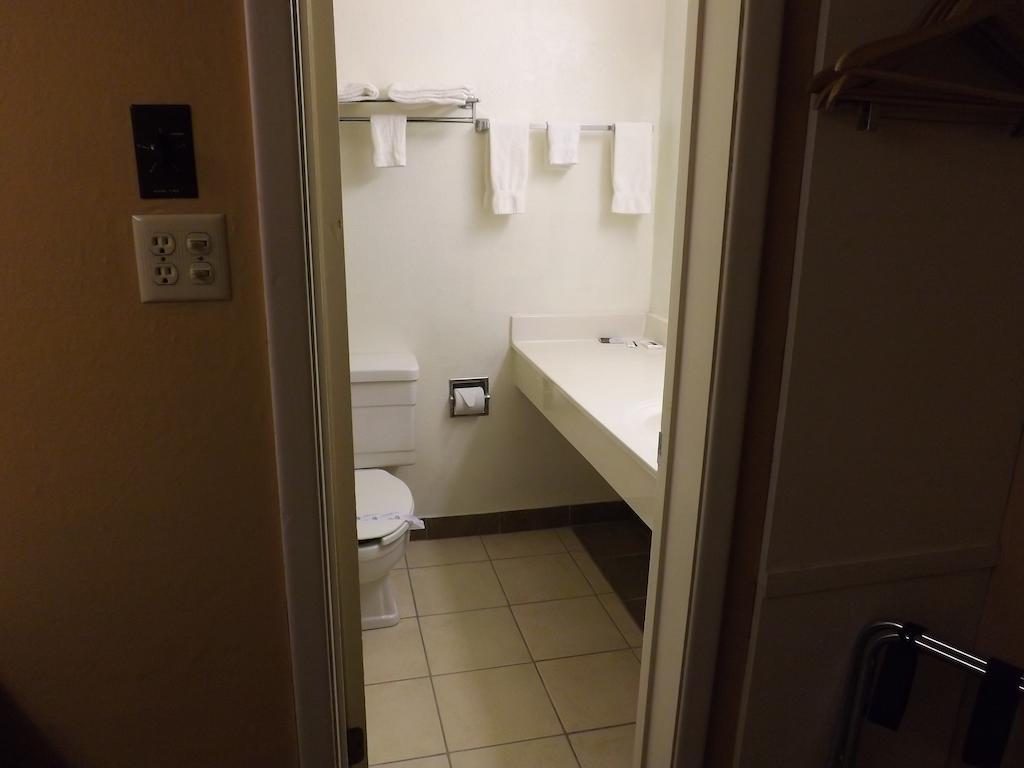 Tristar Inn Xpress Tucumcari Bilik gambar